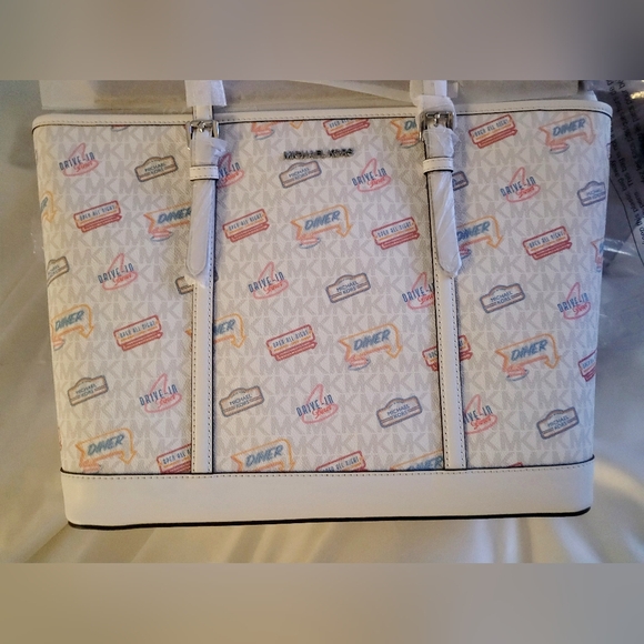 Michael Kors White Jet Set Travel Tote Bag - Picture 2 of 9